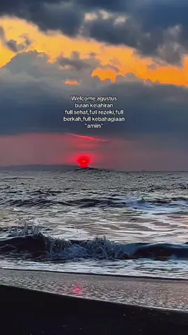 Ada yg sama agustus🤲 #bismillahfyp #agustus #madasaribeach #madasari #vibes #sunrise 