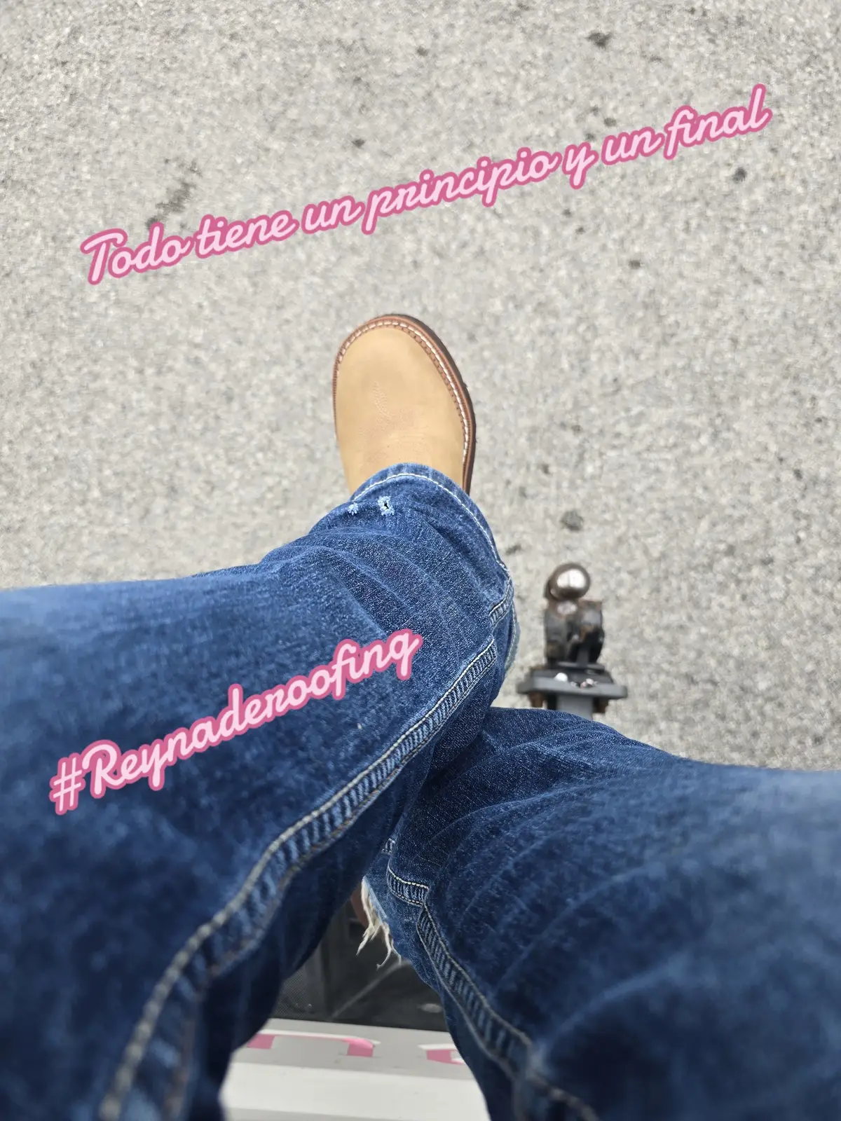 #lameramera #reynaderoofing #roofing #countrygirlsdoitbest #dieseltrucks 