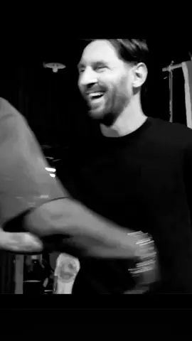 شايب تقلي 🥺 #كرة_قدم #messi 