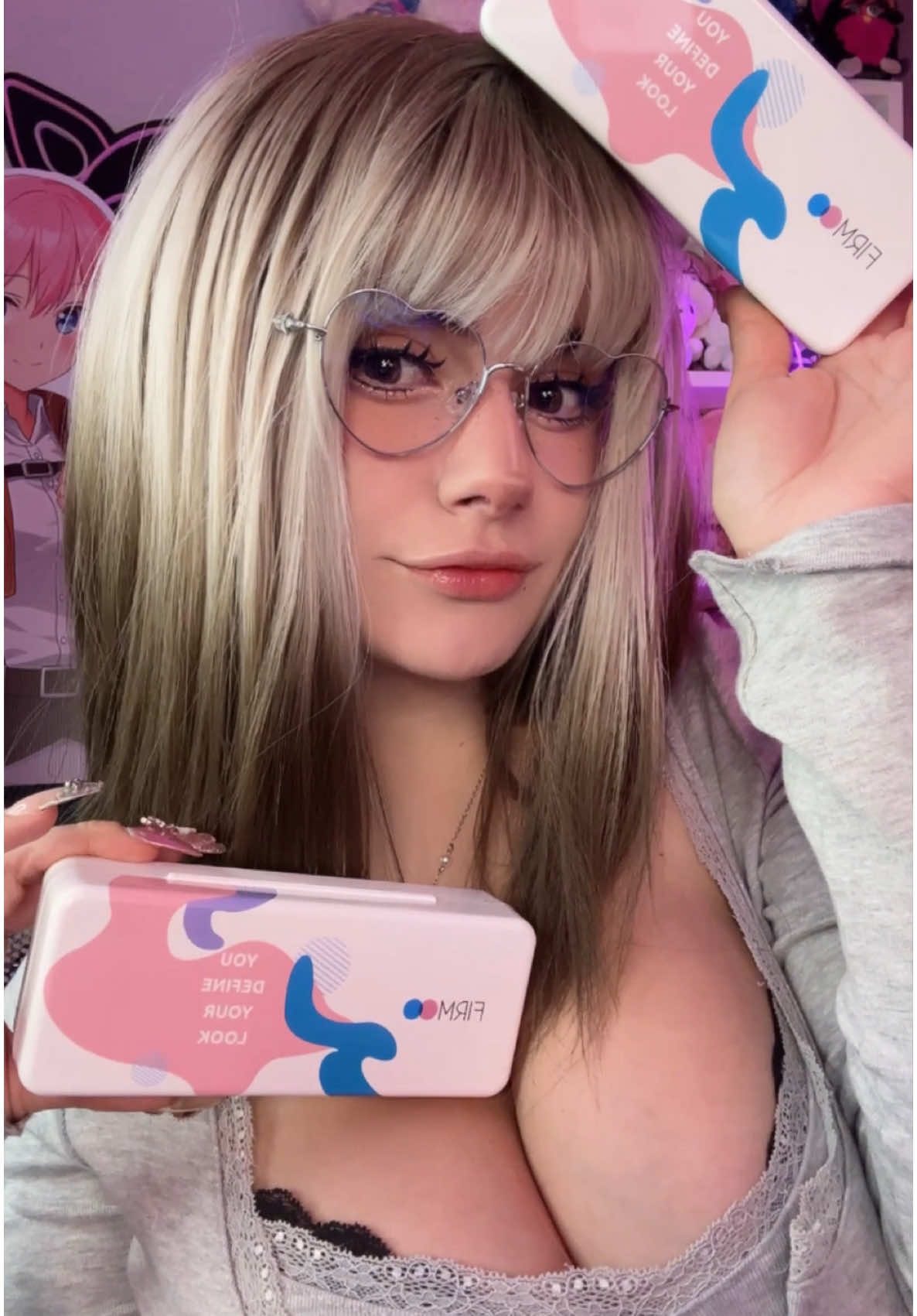 👀✨ Unboxing de lentes cute de @Ópticas Firmoo 💕 No soy fan de usar lentes… ¡pero estos 3 pares me dejaron enamorada! 😭🫶 El último par es MI PERSONALIDAD en forma de lentes 💖 Usa el código FN50% y llévate el 50% de descuento 😎 (Aprovecha antes de que se acabeee 🔥) #lentes #mifirmoo #opticasfirmoo #lentesgraduados #firmoomexico