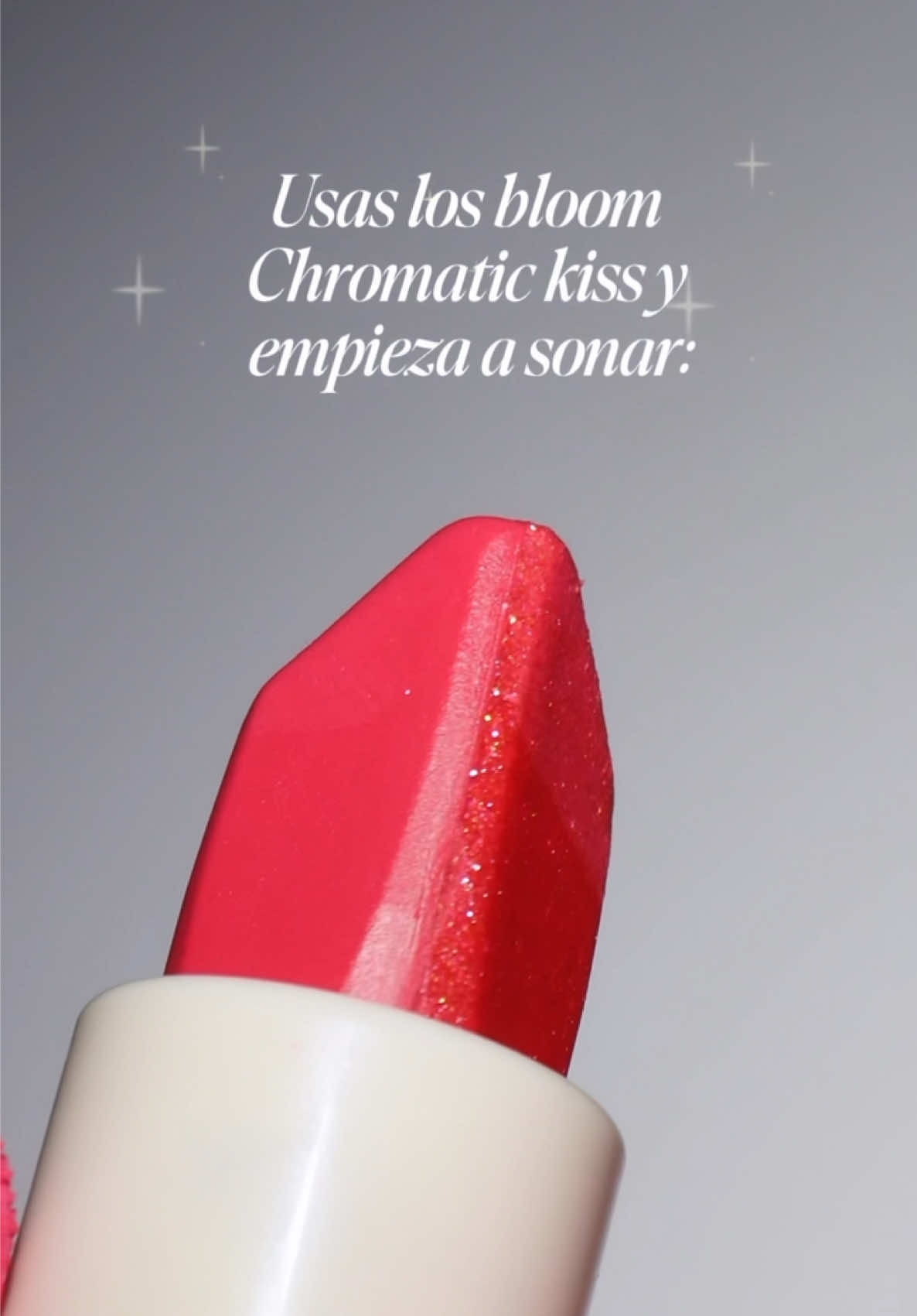 Labial duocromático: el brillo glow que tus labios pedían 💄💫 Color intenso + efecto multidimensional. ¿Lista para brillar?