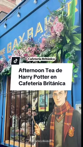 Un afternoon tea mágico 🪄  📍 Calle Sta. Rosa 147, Surquillo  🇬🇧 Incluye 3 pisos de dulces y salados, directos de la cocina británica  ✅ Reserva al 928 877 573. Se requiere un previo depósito del 50% (no reembolsable). El saldo se paga el día de la visita. 💸 Precio por 2 personas: S/150 y por persona adicional: S/75 ⏰ Dura 90 min. La puntualidad es muy necesaria #harrypotter #afternoontea #englishtea #butterbeer #cervezademantequilla #lima #limaperu #surquillo #teatime #experienciaslima #muggle #sortinghat #teatimeharrypotter #peru #peruana #foodieperu #postresbritanicos #experienciagastronomica #teatimetematico #planlima #planesenlima #mundomagico 