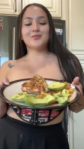 Bajo de peso sin dejar de disfrutar la comida 🥘❤️😍 #BajandoDePesoConSabor #AlmuerzoSaludable #ComidaFitPeroRica #FitnessReal #LatinaEnProceso #PesoSaludable #SinDietasExtremas #CuerpoReal #PlatoBalanceado #MealPrepLatina #cocinaconmigo 
