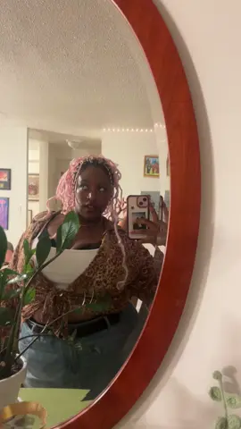 RAYVNNNNN IM COMING #OOTD #mcknuggettatnight #lollapalooza #aftershow #chicago #20something #pink 