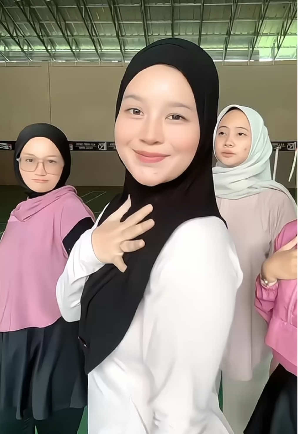 Aku tak menangisi mu huhuhu #ootdhijab 