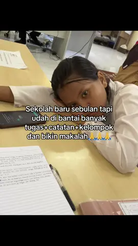 Mukanya menggambarkan kondisi hatinya #pusing #tugassekolah 