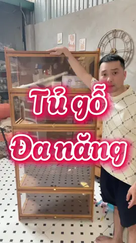 Tủ sách gỗ có cửa kính là lựa chọn hoàn hảo cho không gian sống hiện đại, vừa lưu trữ sách, tài liệu vừa trưng bày đồ trang trí tinh tế. Thiết kế 5 tầng rộng rãi, chất liệu gỗ MDF chống nước, bền đẹp, dễ vệ sinh. Cửa kính trong suốt giúp bảo quản sách và đồ vật khỏi bụi bẩn mà vẫn dễ quan sát. Mỗi ngăn có khóa riêng, tiện lợi và an toàn. Tủ sách có cửa kính không chỉ giúp sắp xếp gọn gàng mà còn tăng tính thẩm mỹ cho phòng khách, phòng làm việc hay phòng ngủ. Sản phẩm lý tưởng cho những ai yêu thích sự gọn gàng và sang trọng. #tugodanang #tutrungbay #tugodungdodanang #tugo #xuhuong