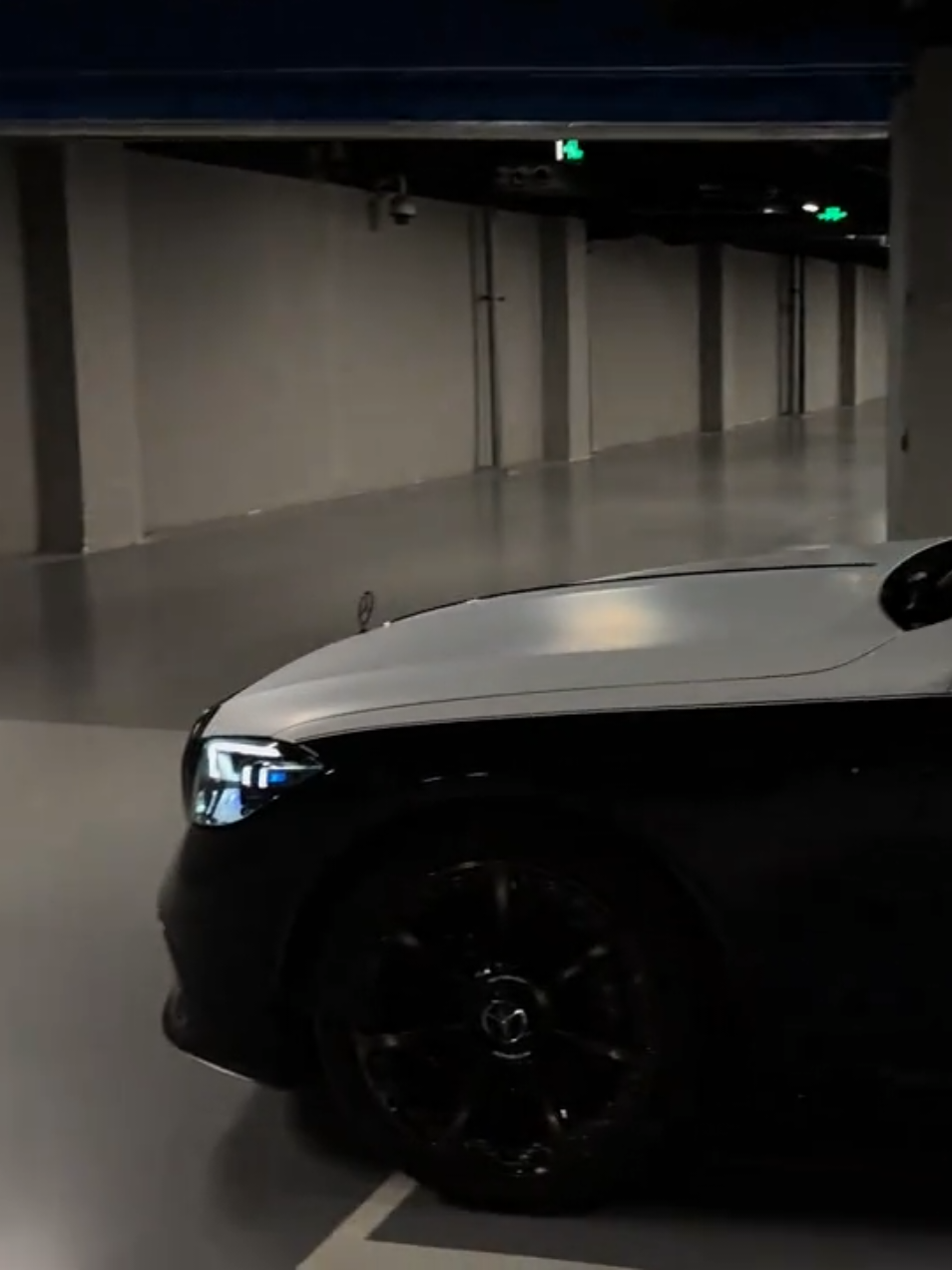 Bạn lái chiếc Maybach yêu thích của mình, nhưng cô ấy đã là mẹ của hai đứa con mất rồi...!! #car #Maybach #s680 #sclass #mercedes #xuhuong #trungdzvl08 