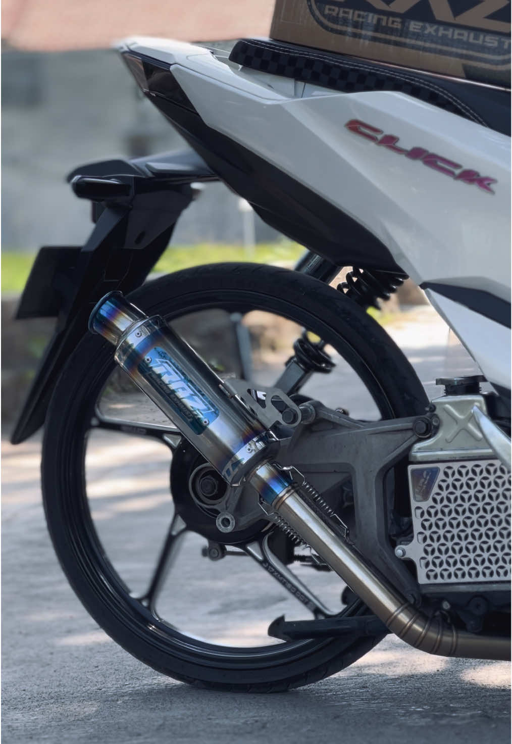 knalpot salemba🤩🤙 @razracingexhaust #variosaa #savering17 #🇻🇳 #ogahjinjit #vario125 #varionistyindonesia #vietlook #vietnamstyle #staticlifestyle #r17style #variomodifikasi #vavarioan 