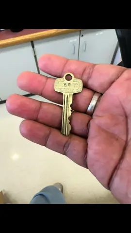A tribute to my master key… 😢😭😭😭 #fyp #teachersoftiktok #education #keys #masterkey #teacher #funny #silly #englishteacher #funeral 