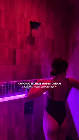 ✨ Utah’s first social wellness space just dropped! @Flowhaus is the healing baddie haven we’ve all been waiting for. 🧖🏼‍♀️ Red light therapy hot sauna paired with a cold plunge — it’s giving chronic illness baddie approved.  This was paired with my @BodyGuardz screen protector with built-in red light therapy… it’s wellness in your pocket ✨ #utahcheck #flowhaus #bodyguardz #utahwellness #utahlife #redlighttherapy #chronicillnesslife #healinggirlera #utahevents 