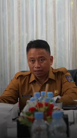 Hasil Evaluasi Pembangunan Infrastruktur Wilayah Kecamatan Cinere Saya bersama perangkat daerah dan jajaran dinas @pemkotdepok telah mengevaluasi terkait rencana revitalisasi infrastruktur di beberapa titik, khususnya jalan raya Cinere-Gandul yang aksesnya kerap mengalami kemacetan lalu lintas. Insya Allah, pembangunan dan pembenahan akan segera dilakukan dengan memperhatikan rancang bangun rinci (DED), serta analisis dampak lingkungan lalu lintas wilayah sekitar. Terima kasih, mohon doa dan dukungannya. @bkdkotadepok @dinaspupr_depok @bappeda.depok @kecamatan_limo @kecamatan_cinere_depok #SupianSuri #SS #PerubahanDepokMaju #BangunDepokSamaSama   #depok #walikota #infrastruktur #Cinere #limo 