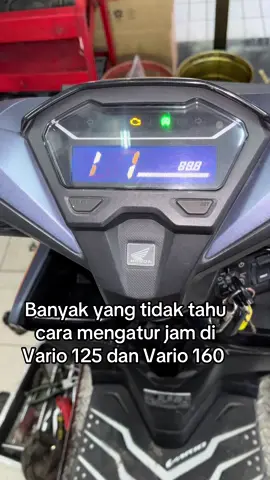 Tips an trick buat kalian yang pada lagi bingun mau seting jam di motor vario 125 / Vario 160 nih simakin ya …😁 #tips #trick #tutorial #seting #honda#info #saranakartikaturen #meli_honda #meli_hondaturen #flphonda_jatim_ntt #fyppppppppppppppppppppppp #fyppppppppppppppppppppppp 