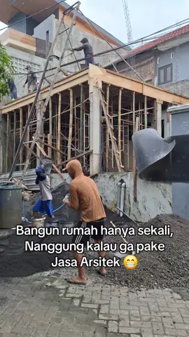 Progres renovasi hunian 1 lantai. Di rubah ke 2 lantai. Alhamdullilah progres lapangan sudah masuk tahap Finishing. Trimakasih kepada Klien Mr. M, yg telah mempercayakan renovasi rumah nya kepada kami. Konsultasi FREE, bisa hub. No wa kami ya. Link ada di Wa 🙏🙏 #kontraktorkediri #kontraktormalang #fyp #arsi #desainrumah #rumahbatumalang #fypシ゚viral #fypage #fypシ #CapCut #fypdongggggggg #kediri #tidarkotamalang #malang #malanghits 