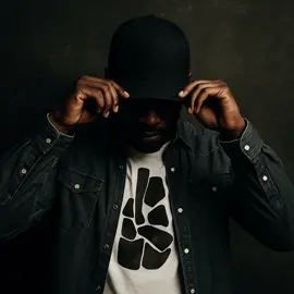 🎧 Nouveau son dispo ! 🎧 Il parle de ce moment où tu arrêtes de courir après les autres… Où tu te choisis enfin, même si personne ne t’applaudit. C’est un son pour tous ceux qui veulent reprendre leur vie en main. Si t’as déjà ressenti ça, mets des écouteurs et laisse-le tourner en boucle. 👇 Dis-moi si toi aussi t’as décidé de te choisir. #JeMeChoisis #RapFr #Inspiration #Motivation #MusiqueFrançaise #NouvelleVie #HymneDeLiberté #ChillRap #NekfeuVibes #RapMotivant #tiktokmusic #pourtoi 