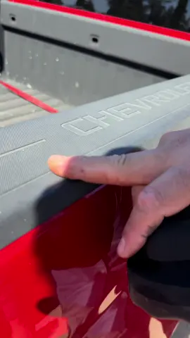 Cómo darle brillo a tus plásticos y tus llantas #parati #viral #pinturaautomotriz #pintacarros 