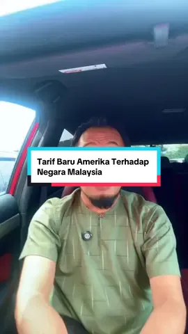 Akhirnya tarif Malaysia turun.. Dari 25% kepada 19% satu kejayaan buat negara kita. Sebenarnya Sama macam yang Indonesia dapat. Tapi… ada satu beza besar. Indonesia ada deal yang perlu dipenuhi  tapi Malaysia setakat yang kita tahu belum ada. Penurunan tarif ni berlaku selepas satu perbualan telefon antara Perdana Menteri Malaysia, Dato’ Seri Anwar Ibrahim, dengan Presiden Donald Trump. Beberapa hari je sebelum tarikh akhir 1 Ogos 2025. Ini secara tak langsung membuatkan produk Malaysia lebih kompetitif berbanding Vietnam, Taiwan, dan negara jiran lain. Presiden Us Donald Trump juga dijangka datang ke Malaysia untuk menghadiri Sidang Kemuncak ASEAN ke-47 pada bulan Oktober 2025 Apa pendapat korang ? #azmijamaludin #misiniaga #usatariff 