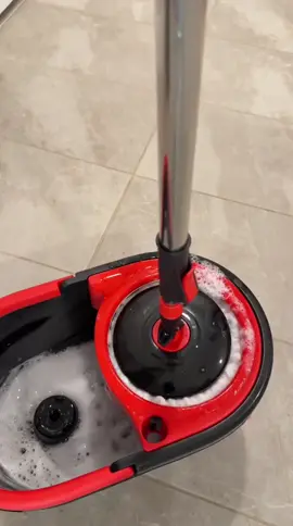 Praticidade na hora de limpar? 😍  Mop desaguador automático giratório 360° Cabo aço Inox Cesto aço Inox com balde. Siga: PROMODAJUBA #viral #organizacao #casalimpa #mop #fyp #casa #tiktokshop #tiktok