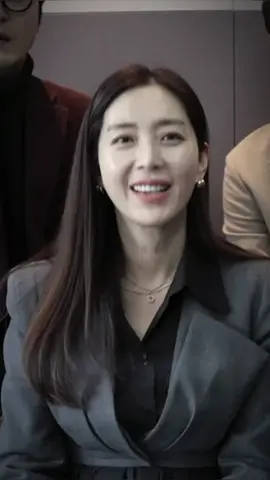 Song Yoon Ah 1973 #songyoonah #showwindowthequeenshouse #phiasaukhungcuaso #kdrama #phimhanquoc #quiin #phimhanquoc