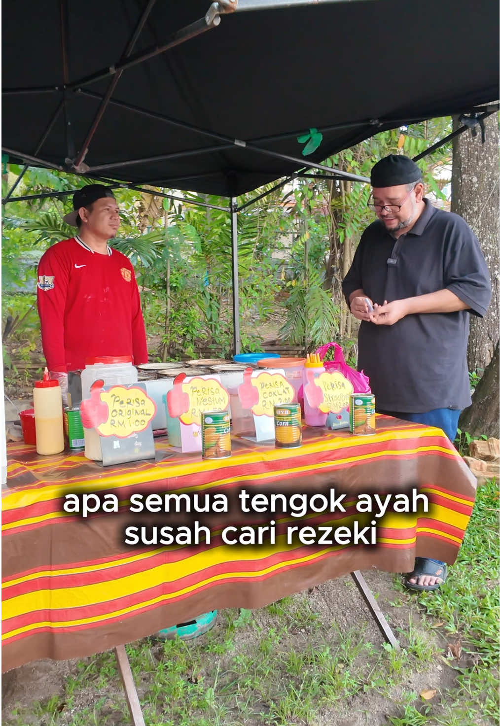 Ayah macam ni mesti dihargai guys. Bukan senang nak cari rezeki tapi ayah ni juga pastikan anak2 yg tersayang mendapatkan pendidikan dahulu. Doakan banyak2 sama hamba Allah ni 🫰🏼 #cikgushaari #cikgushaarixox #xoxcikgushaari #xox #3bulanpercuma #3bulanlagi #percuma #bahagiacaracikgushaari #fyp  #fypシ゚viral 