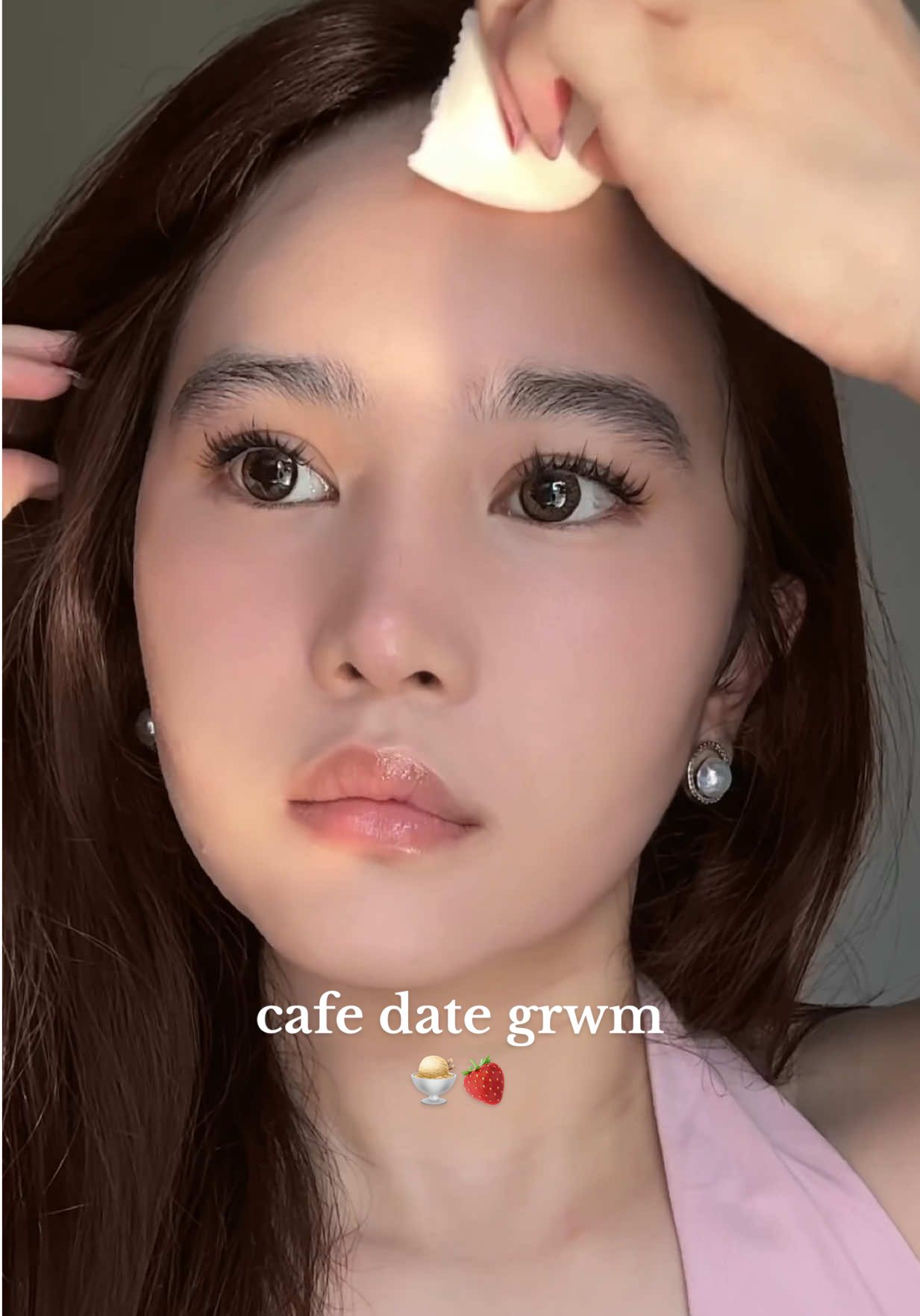 Cafe date makeup 🧁🍰 Products used: Skintint: ESQA Minimalist Blurring Serum Skin Tint Concealer: ESQA Flawless Liquid Concealer Blush: ESQA Bitty Balm Stick Blush (Amore) Contour: Rare Beauty Liquid Contour Eyebrow: ESQA Brow Pomade Pencil Eyeshadow: ESQA Goddess Eyeshadow Palette (Mauve) Aegyosal liner: Colorgram Lip balm: ESQA Glow Pop Lip Balm (On Point) Lip jelly: ESQA Sweet Treat Lip Jelly Pot (Cotton Candy) Powder: Charlotte Tilbury  Highlighter: Dior Backstage Softlens: Acuvue Define Daily (Hazel) Lashes: Mlen Diary (Tulip)