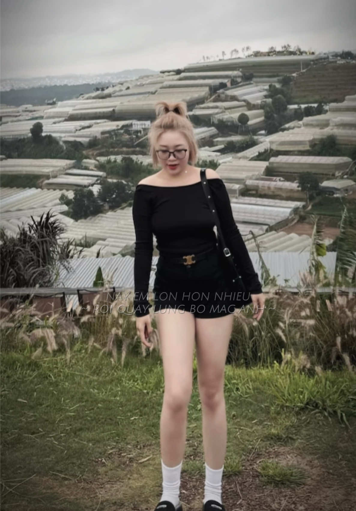 Đời này , chỉ hận vì không thể đi cùng nhau lâu hơn  . Chứ chưa bao giờ hối hận vì đã gặp gỡ..