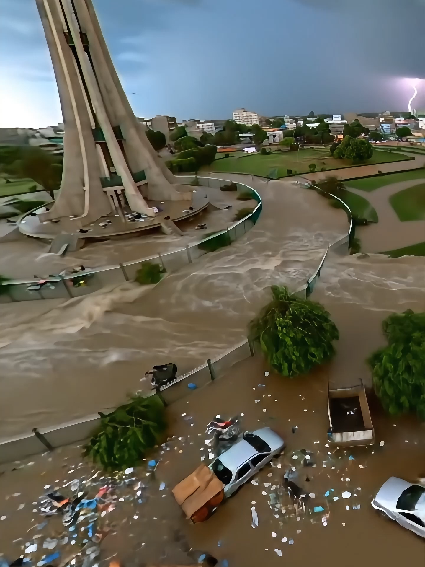 Miner e Pakistan 💔. This is AI generated video, not real.#aigenerated #selab #minarepakistan #flood