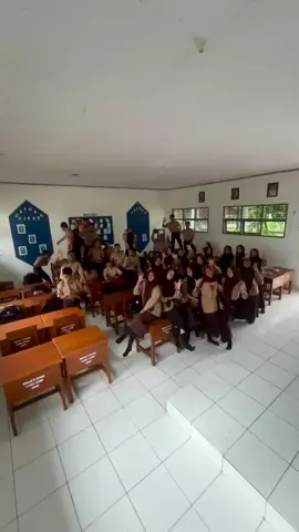 #xelion #fyp #foryou #fotolive #sman5bone #smanel #trend #4u #xybca #fypage #4u #masukberanda #viraltiktok #kelas #kece #keren #solid 