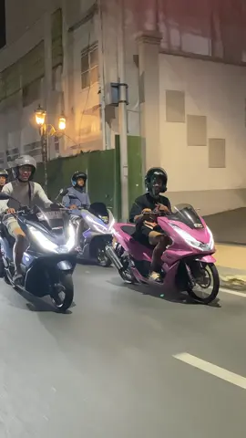 Pov : pulang kerja kelompok 😁 - - - #pcx #pausdarat #xybca #surabaya #squadpcx150_160 