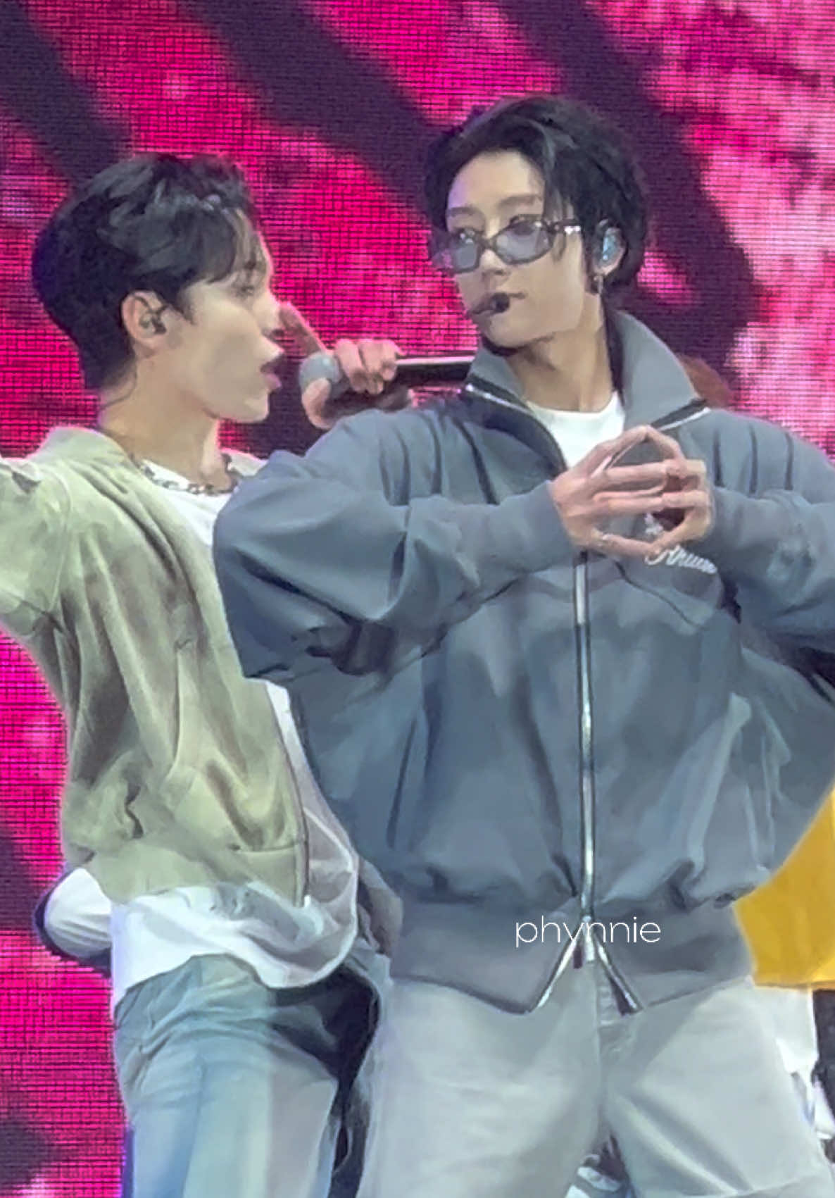 the world fancam you never knew you needed 🤓  #svt #seventeen #svtcarat #kpopfancam #kpopfyp #kpopconcert #kpoptiktok #seventeen세븐틴 