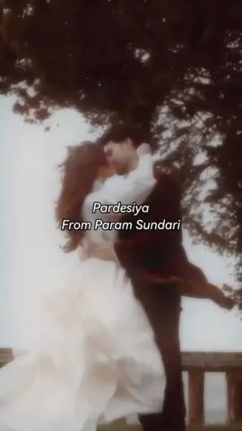 Pardesiya from Param Sundari Terjemahan Indonesia •>Info: Song Name: Pardesiya Movie: Param Sundari Music: Sachin-Jigar Singer: Sonu Nigam Krishnakali Saha & Sachin-Jigar Lyrics: Amitabh Bhattacharya #janhvikapoor #sidharthmalhotra #pardesiya #paramsundari #bollywood #bollywoodsong #bollywoodmusic #fypviral #fyp #aliennyasar #laguindia #trending #india #lyrics #sonunigam #lovesong #chennaiexpress #unexpectedlove 