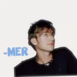 hate the intro but i’m obsessed with making silly transition edits rn 💯💯 #damonalbarn #damonalbarnedit #damonalbarn90s #blur #bluredit #summerboy 