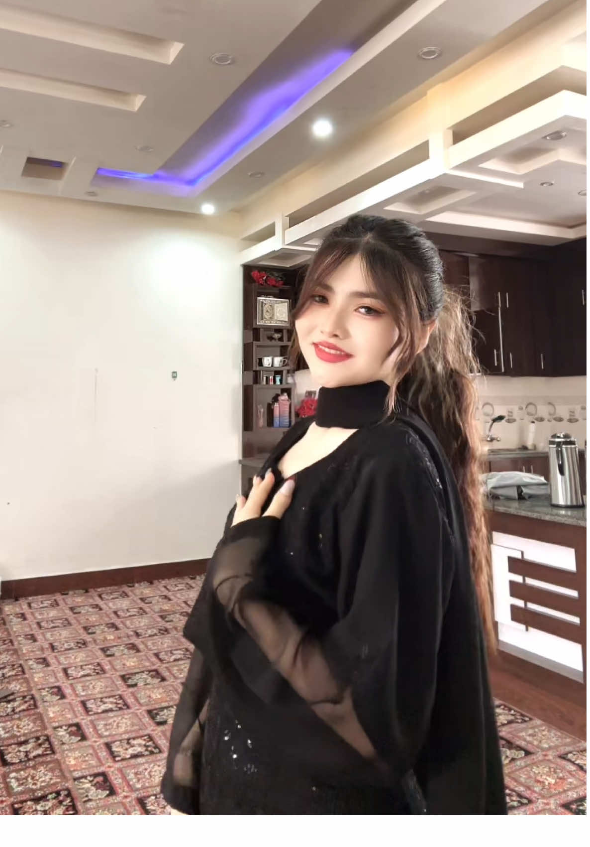 Hee dukhtar🖤#viral #AfghanVibes #arezosalimi 