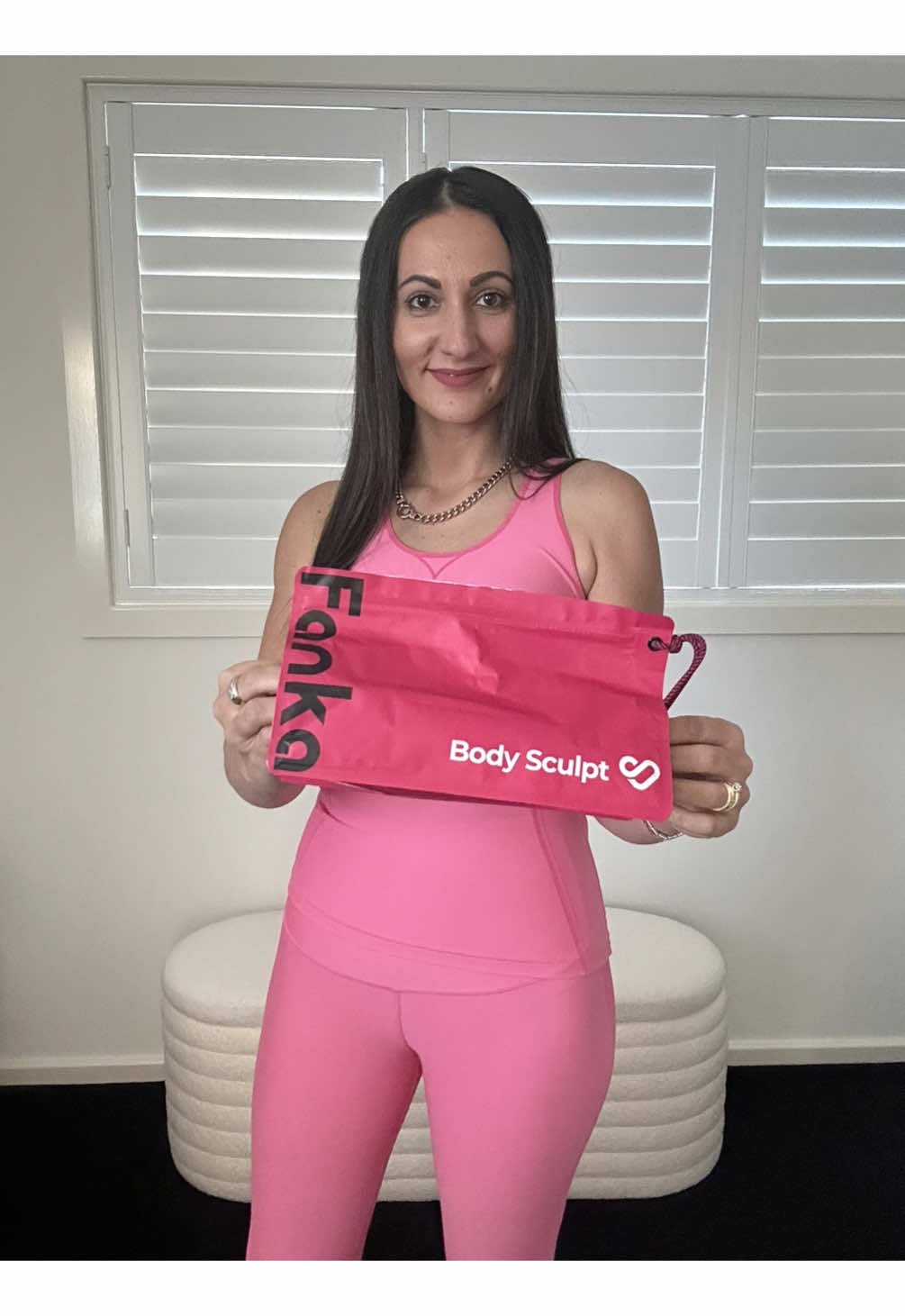 Putting Fanka Body Sculpt leggings to the test to see if they actually stay in place. With 3D compression lines on the legs it gives you a slimming effect and and a resistance band that keeps your tummy nice and firm.  These Body Sculpt leggings will not ride up or fall down during your work out, they simply stay in place giving you comfort and support throughout your day. What are you waiting for check them out now. 
