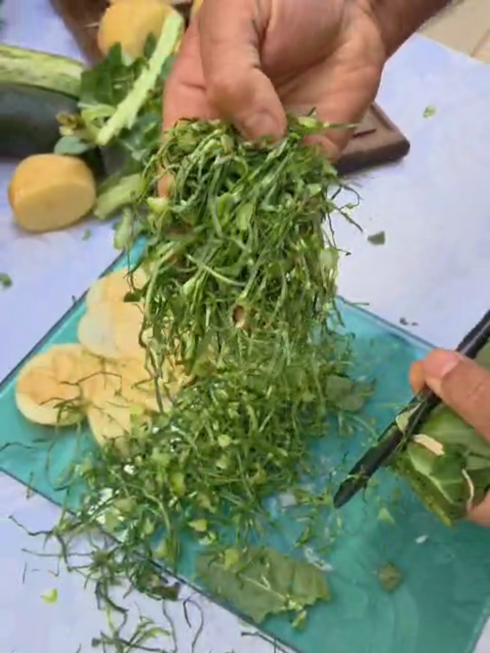 🔪 FATIAR LEGUMES? ELE É O REI! 👑 Praticidade e rapidez na sua cozinha! #viraltiktok #foryoupage #cozinha  #AchadinhosTikTok  #Foryou
