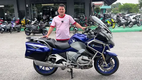 2015 BMW R1200RT RT1200 LC Touring RM66800 ( Cash Siap Tukar Nama ) 1 Owner 87k Mileage Made and register also 2015 Import Baru Accident free Fully standard like new Come with Upper and lower crash bar Smoke windshield Sport light Light guard 1 month warranty + RM1000 Gift Voucher Credit card ez pay ( 0% Interest rate ) Deposit 0 1113x5yrs Credit Loan Deposit 100 11++x7yrs Aeon Loan Deposit 3000 14++x5yrs Shop Loan Deposit 30800 975x5yrs CALL/Whatsapp Kelvin -014-6572740 https://wa.me/60146572740 ERNEST NG - 012-3475767 https://wa.me/60123475767 Nak Jual Motor Anda ? *Datang ICITY MOTOWORLD * *Kita Boleh Beli Tanpa Trade In * * MOTOR TUKAR JADI CASH * * 50cc sampai 2000cc pun blh * CALL/Whatsapp SALES Manager ERNEST NG - 012-3475767 https://wa.me/60123475767 + Boleh TRADE IN, HARGA tinggi + Swasta/Kerajaan layak utk memohon + Penghantaran sampai depan rumah + Trusted Seller + Rebat Dan Hadiah Menarik Menanti + Luar KL & SELANGOR sangat dialu2 alukan + PENGHANTARAN SELURUH Malaysia + PROVIDE CHANGE NEW NUMBER PLATE SERVICES + INTERCHANGE SERVICES + INSPECTION PUSPAKOM SERVICE + EASY LOAN APPLY SERVICE WE DOING AFTER SALES SERVICES + RENEW INSURANCE + RENEW ROADTAX Lokasi Kedai/ Location: HQ- Shah Alam icity 1 Jalan Keluli 7/110 seksyen 7 40000 Shah Alam selangor (Waze Benelli best shop Shah Alam ) BUSINESS HOUR : Isnin ~ Sabtu : 9.00AM - 7.00PM #BMW #R1200RT #RT1200 #Lc