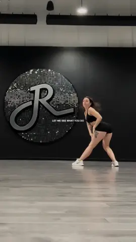 #CapCut currently waiting at the airport. Flight got delayed three hours. Haven't slept in 24 hrs because I had ifr flight training this am. I'm exhausted, but I came and trained, like I said I would :) #dancersoftiktok #motivation #fitfriday #prodance #flexibility 