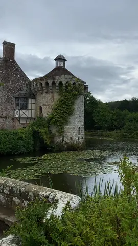 i know a national trust castle in a thunderstorm hates to see me coming 