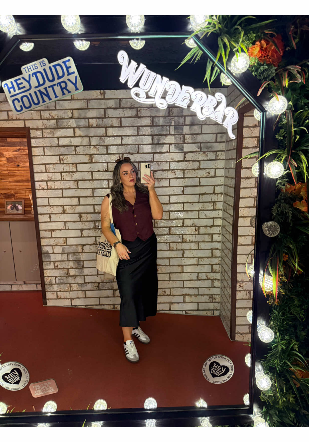 Had the most incredible night in Glasgow last night at the Dazed x @HEYDUDE UK event for the launch of Lewis Capaldi’s collab🪩🤠 #lewiscapaldi #heydude #cocktails 