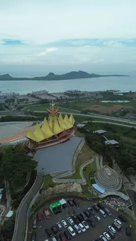 Lampung Pride Lok. Menara Siger Bakauheni Lampung Selatan #promoseruweekend #fyp #CapCut #fyppppppppppppppppppppppp #bakauheni #lampung #lampungselatan #pelabuhanmerakbakauheni #fouryou #mudik #drone #dji 