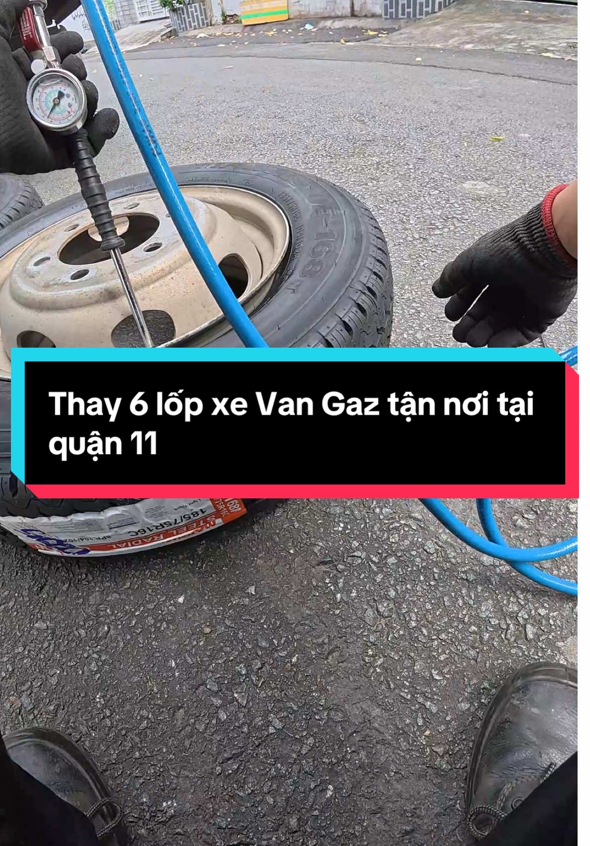 Thay 6 lốp xe Van Gaz tận nơi tại Quận 11 #cuuhootosaigon #cuuhoototphcm #vavoluudong #valopluudong 