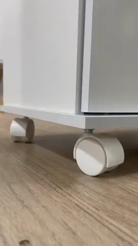 🍊 Organize sua cozinha com essa fruteira multifuncional! 🧼 Prática, com rodinhas e espaço para micro-ondas! 🖤 Disponível em várias cores modernas e com frete grátis! Comente 