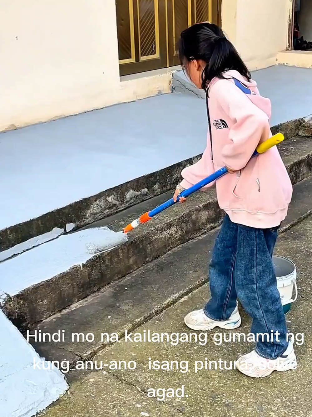 Pagod ka na bang mag-retouch taon-taon? Gamitin ang pintura na hindi basta-basta sumusuko! 💪✨#paint #floorpaint #flooring #epoxyfloorpaint #outdoorflooring #fypage #viraltiktok 