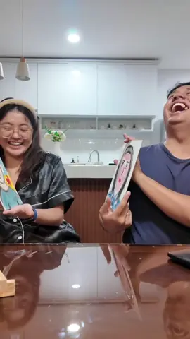 Sino mas gumaling — ako o siya? Try niyo rin 'to with your partner! Promise tawa kayo nang tawa 🤣 #paintyourpartnerchallenge #jowachallenge #couplegoals #arttok #fundateideas 
