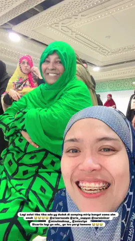 Ternyata bener,, klo kita umroh bakalan dipertemukan dengan keluarga yg udh meninggal,, mirip alm emak banget 😭😭😭