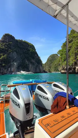 เกาะพีพี จ.กระบี่ 🌤️💦🏝️ #กระบี่ #เกาะพีพี #ทะเลกระบี่ #เที่ยวกระบี่ #ทริปกระบี่ #ทริปพีพี #ไกด์กระแต 