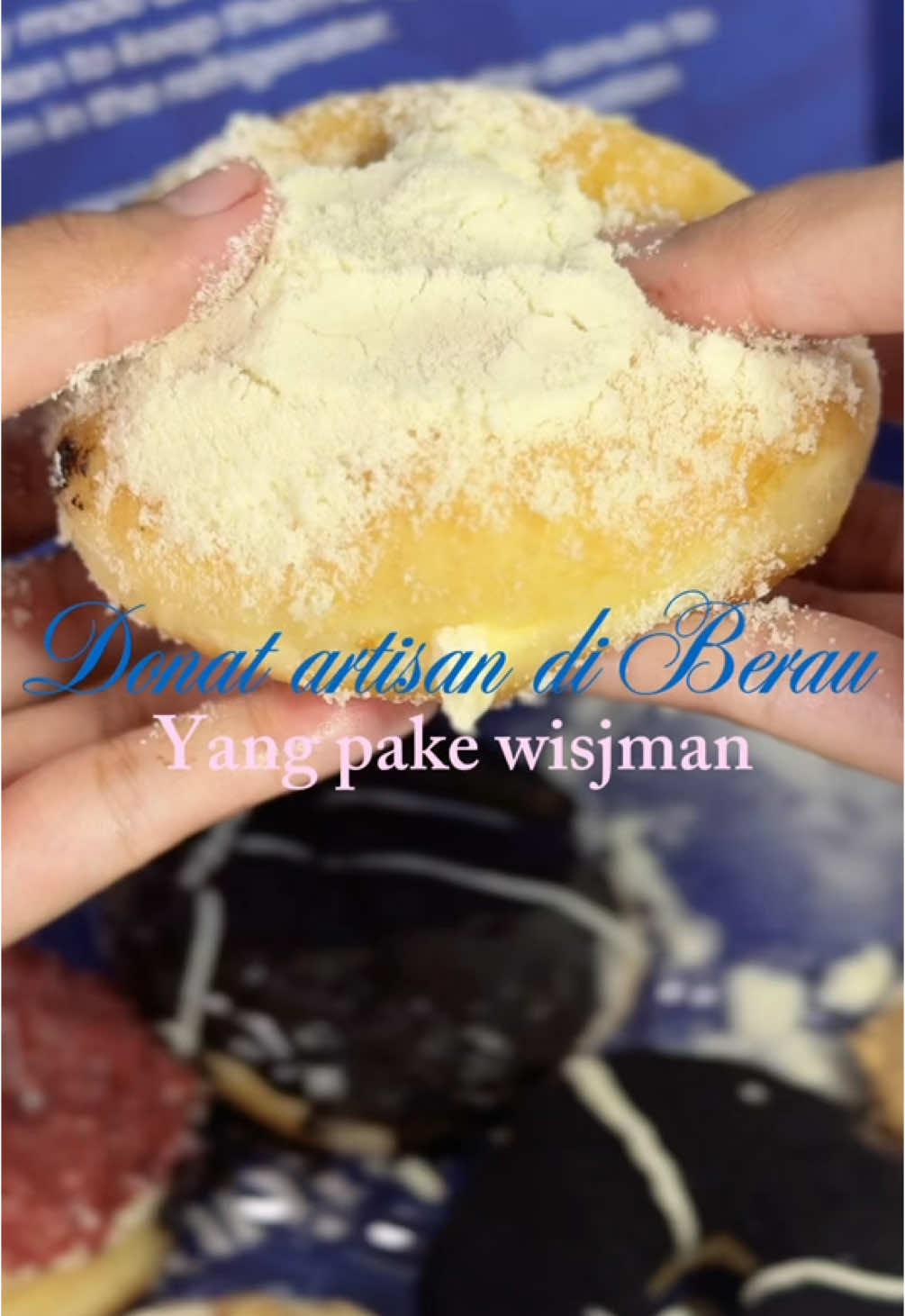 Kalian kudu wajib harus banget cobain donat ini! Enak bangetttt🤤 Ini tuh dari @/domadonat yang aku makan ini isi 6 harganya 59k🤍  #berau #tanjungredeb #kulinerberau #makanberau #tarakan #tanjungselor #kaltara #kulinertarakan 