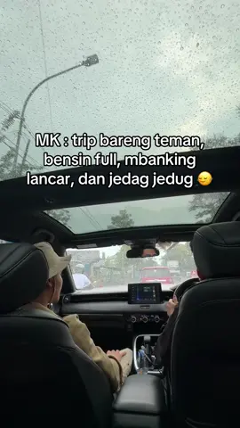 plus gak kehujanan 🤪 #panoramicroof #sunroof #hrv #hrvrs #turbo 
