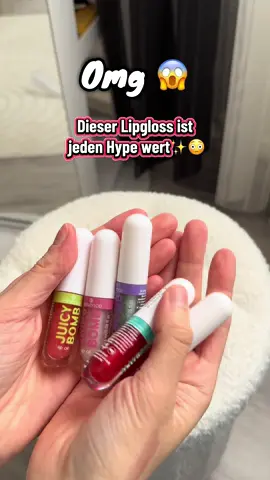 Leute, hab diesen Lipgloss zufällig entdeckt und musste ihn euch direkt zeigen!😍 Glossy, pflegend und klebt null – kostet dazu noch fast nichts. Wirklich absolute Empfehlung✨ Den Link dazu findet ihr im Video unten links ♥️🥰 #fyp #fyy #viralvideos #goviral #essence #beauty #GlowUp  @essence.cosmetics 