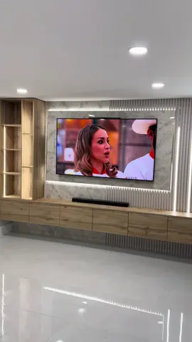 🎬 Elegancia en cada detalle Así quedó esta impresionante pared de TV personalizada: ✨ Panel tipo mármol con iluminación LED integrada 🪵 Gabinetes flotantes en madera natural 📚 Nichos decorativos con luz 📺 Diseño limpio, moderno y funcional ¿Te imaginas algo así en tu sala? 📲 Contáctanos y te hacemos un diseño a tu medida #ParedDeTV #Interiorismo #DiseñoModerno #LightSoled #TVWall #DecoraciónHogar #miami #hialeah #kendallfl #ledlights #doralflorida #livingroomdecor #livingroom 